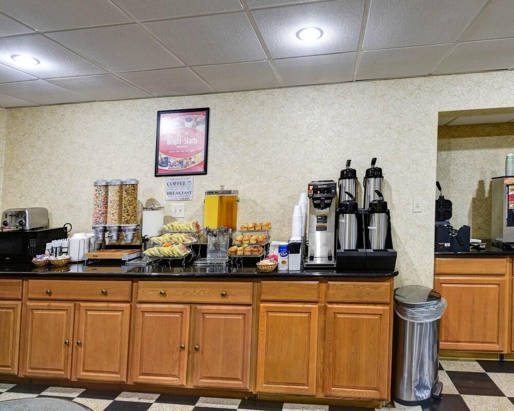 Econo Lodge Morgantown Luaran gambar