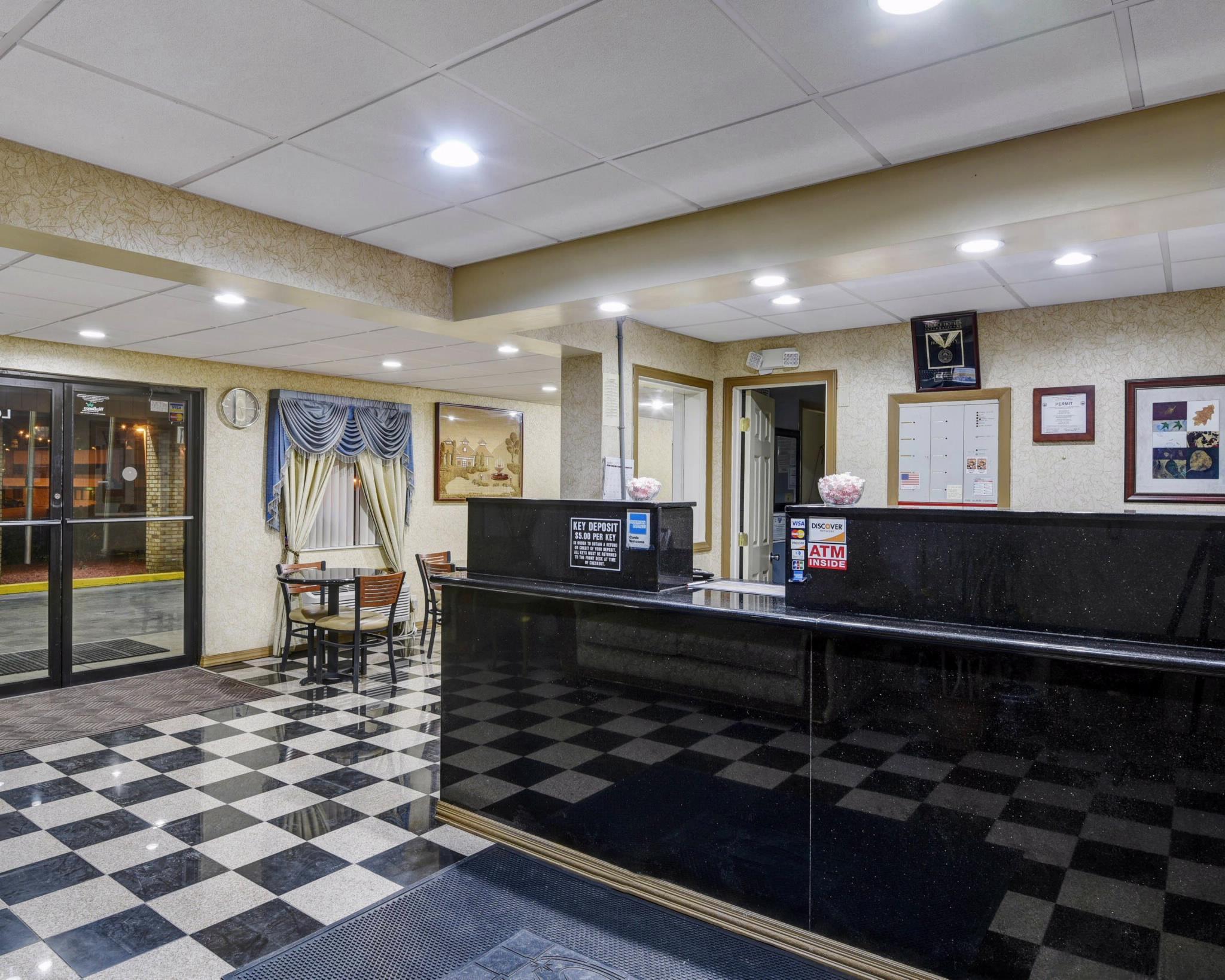 Econo Lodge Morgantown Luaran gambar