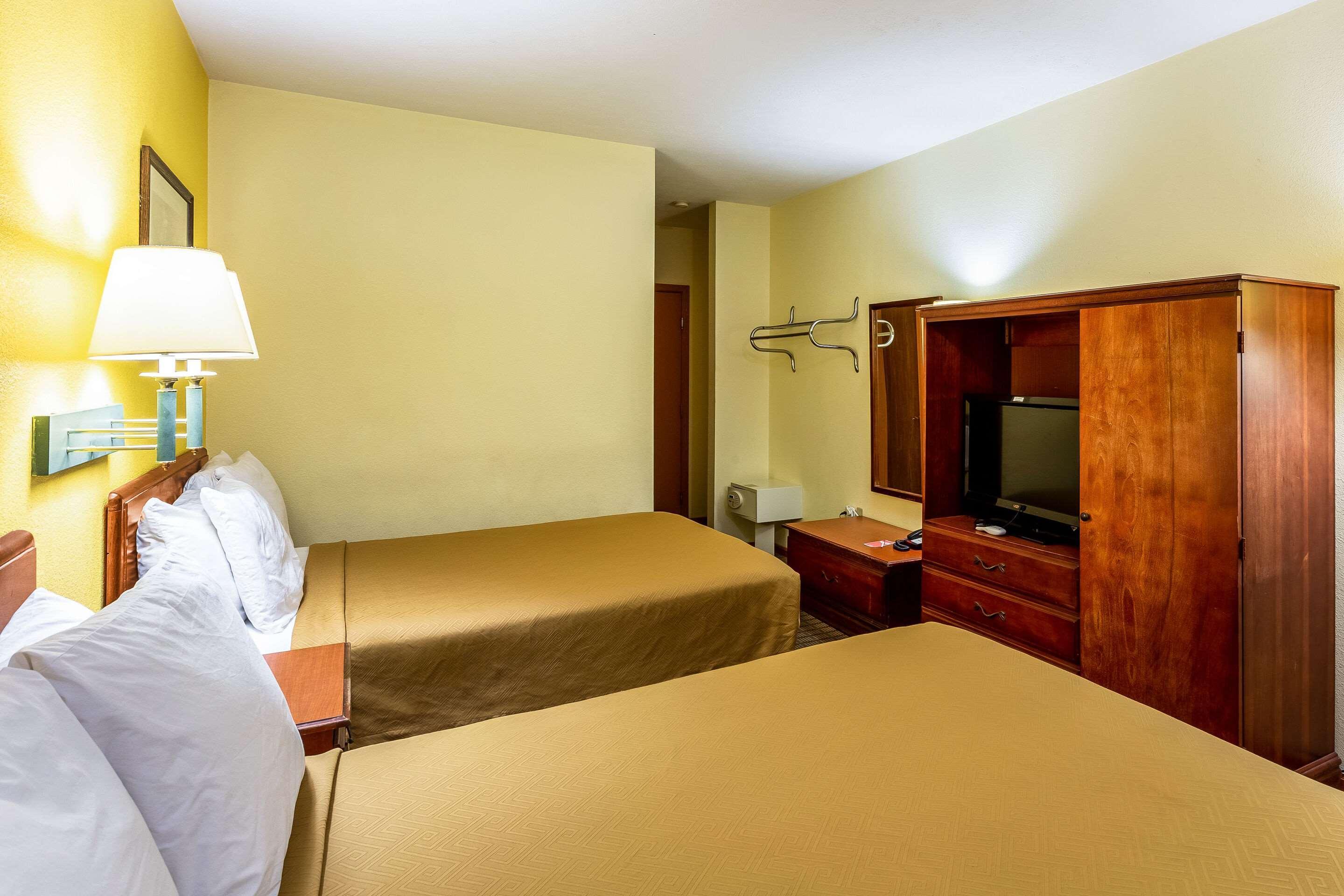 Econo Lodge Morgantown Luaran gambar